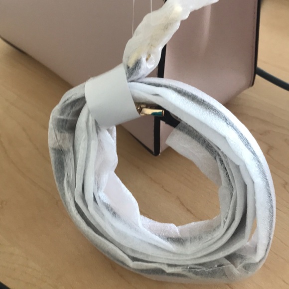 MICHAEL Michael Kors Women's Mercer Messenger - Picture 4 of 7